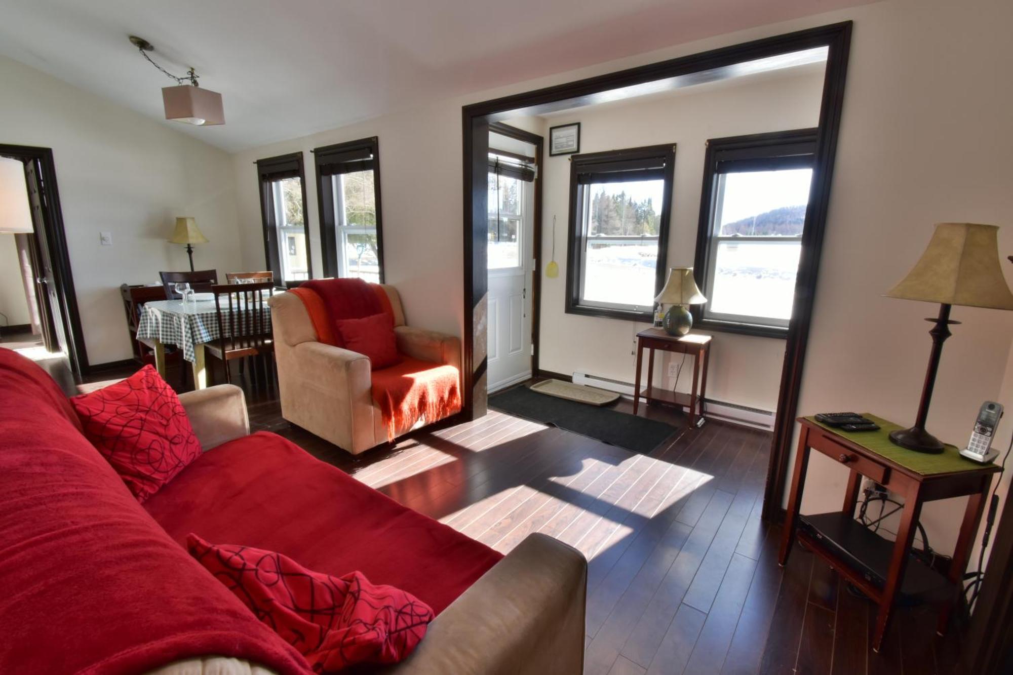 Emme Chalets Sainte-Lucie-de-Doncaster Exterior foto