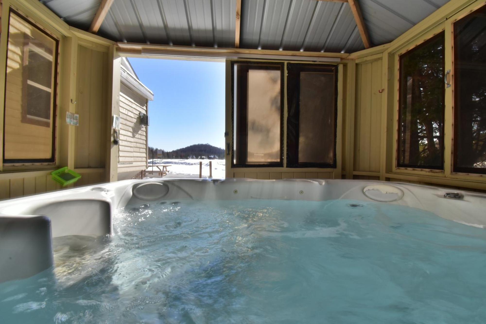 Emme Chalets Sainte-Lucie-de-Doncaster Exterior foto