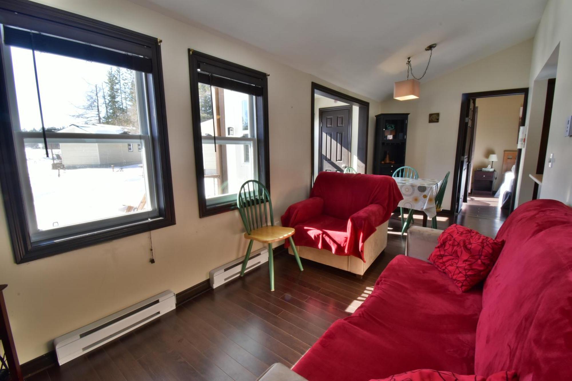 Emme Chalets Sainte-Lucie-de-Doncaster Exterior foto