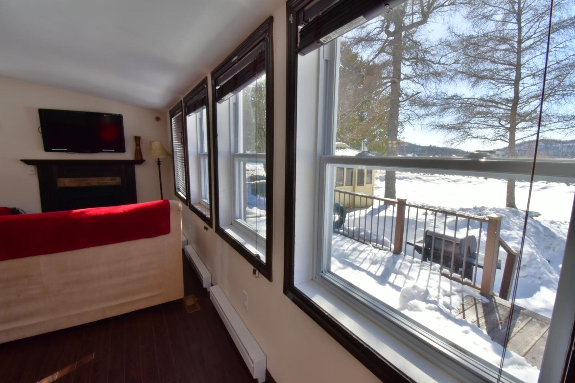 Emme Chalets Sainte-Lucie-de-Doncaster Exterior foto