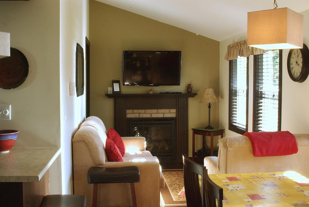 Emme Chalets Sainte-Lucie-de-Doncaster Zimmer foto