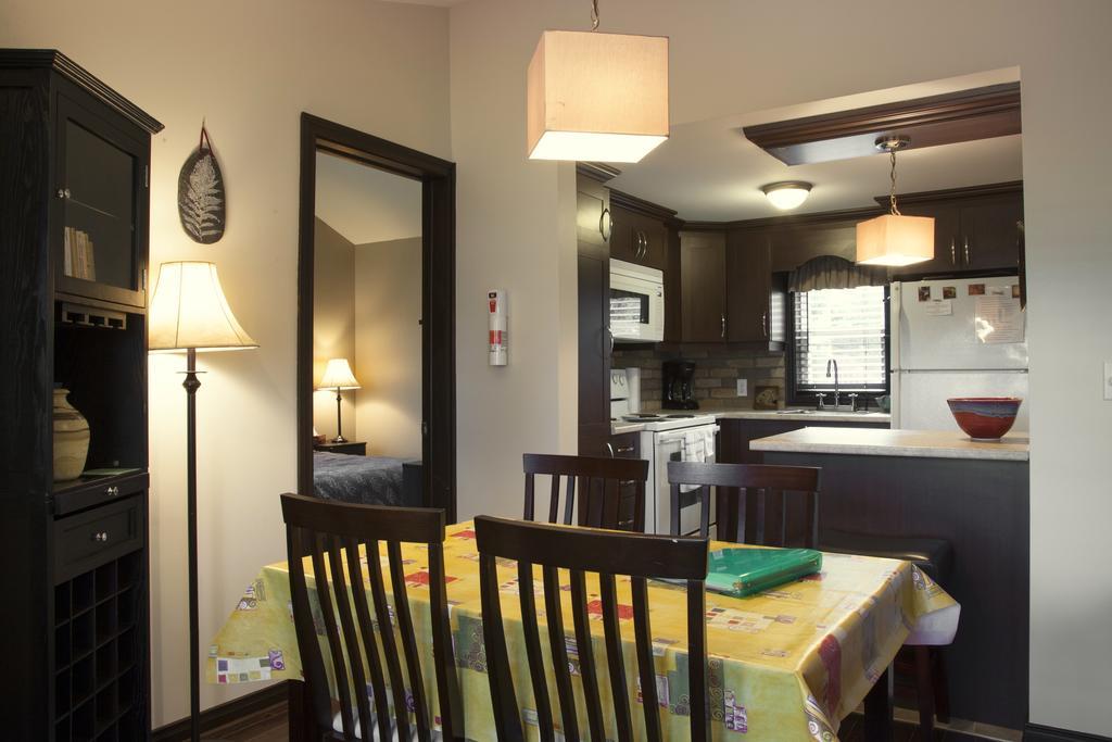 Emme Chalets Sainte-Lucie-de-Doncaster Zimmer foto